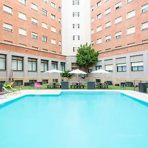 Residencia Universitaria Resa Diagonal Апартаменты